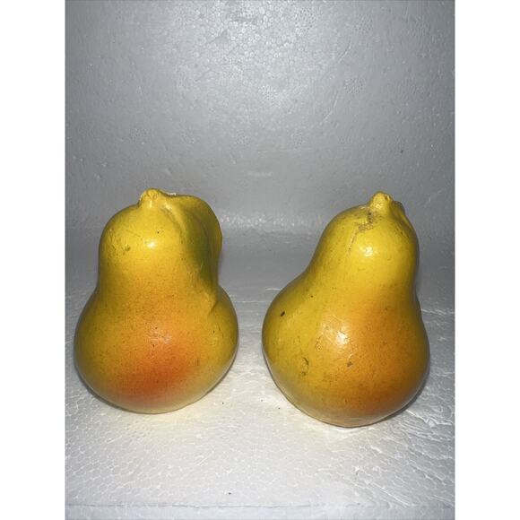 VINTAGE KITCHEN SALT & PEPPER SHAKERS CERAMIC YELLOW PEARS 2.5” - Picture 5 of 7